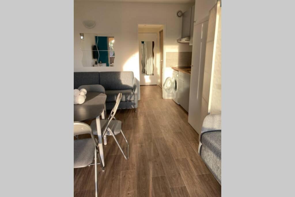 Escapade Au Port Apartment อิแยร์ ภายนอก รูปภาพ