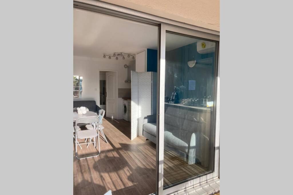 Escapade Au Port Apartment อิแยร์ ภายนอก รูปภาพ